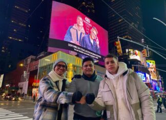 New York reconoce el éxito de Gio y Gabo con un Billboard en Times Square